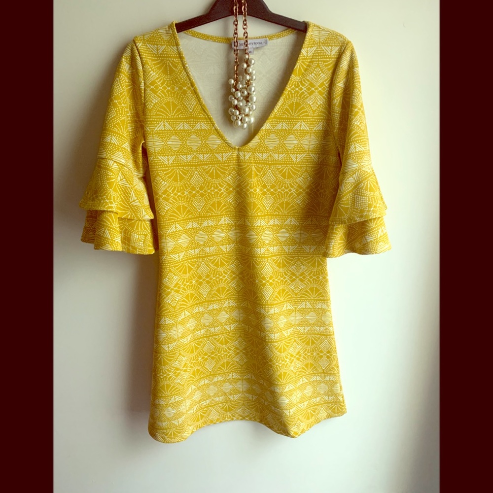 XS sheath dress with bell sleeves